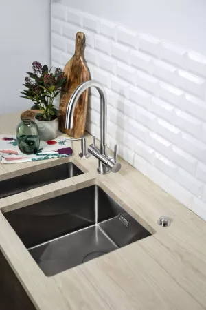 Смеситель Omoikiri Akita нержавеющая сталь 4994086
