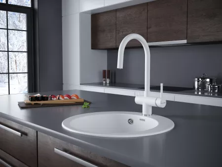 Смеситель Paulmark Heller He213218-431 белый матовый